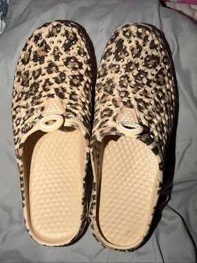 Women’s Leopard Print Slip-On Comfort Shoes - Beige
